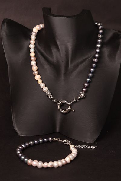 CessNova Certified Black - White Real Pearl Necklace and Pearl Bracelet Set (Necklace 50 cm)