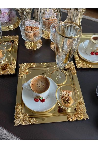 AHİR TİCARET صينية معدنية مصبوبة على شكل وردة مكونة من 6 قطع - القهوة والشاي والعرض - ذهبي