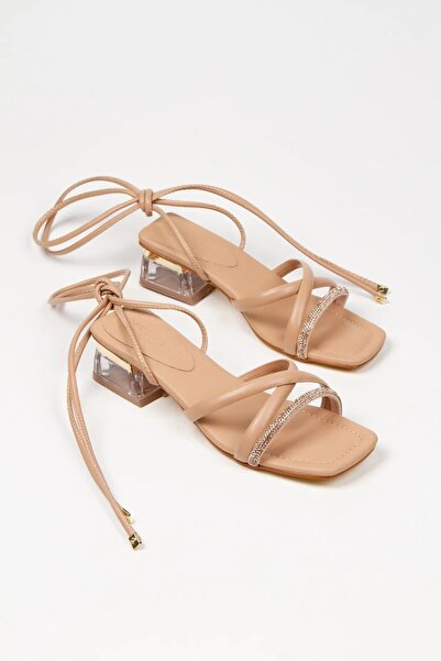 elvinshoes حذاء نسائي من Alya Nude بحزام الكاحل وكعب قصير شفاف