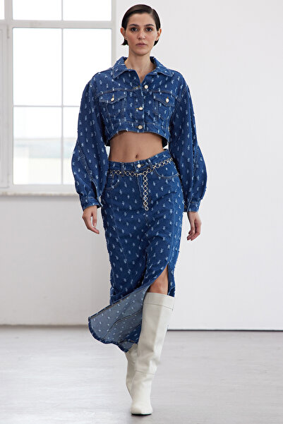 Trendyol Collection Limited Edition Blue Textured Crop Denim Jacket Twoaw25Ce00039