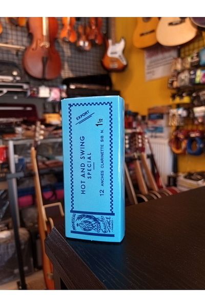 PUANDORG Blue Belt Rigotti a Box of 12 Pieces Clarinet Reeds Hot and Swing No: 1.5 (with Teeth Rubber Gift)