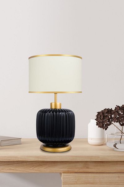 MINIMAL ETICARET VE BILGI TEKNOLOJILERI Intense Gloss Black Glass Lampshade