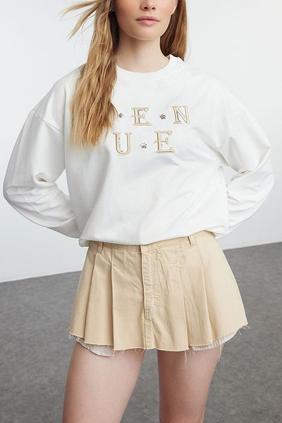 Edit by Trendyol Ecru Stone Color Slogan Printed Crop Sweatshirt - TEDAW25SW00017