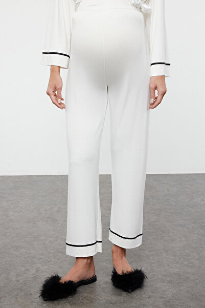 Trendyol Curve Knitted Maternity and Maternity Pajamas Set - White, Ribbed and Belted Tbbaw25Ai00075