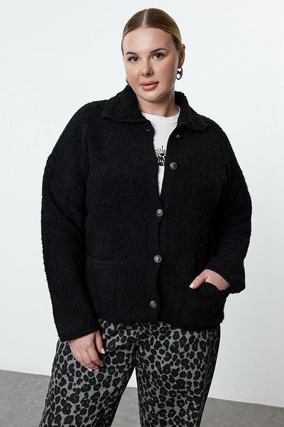Trendyol Curve Schwarzer Strick-Cardigan mit Polokragen TBBAW25AV00011