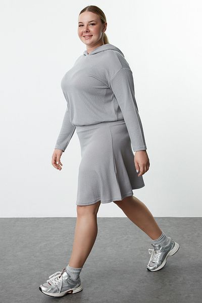 Trendyol Curve Plus Size Gray Knitted Sweatshirt and Skirt Set - Tbbaw25Cp00017