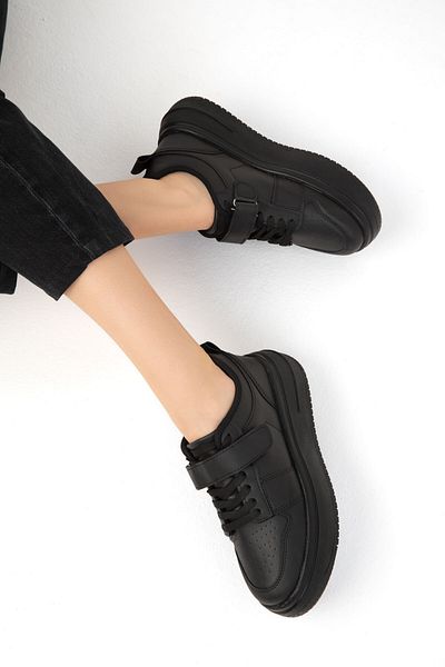 SOHO Women's Sneaker 19682 - Black Black