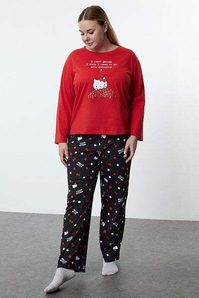 Trendyol Curve Hello Kitty lizenziertes schwarz-rotes Strick-Pyjama-Set – TBBAW25AI00059
