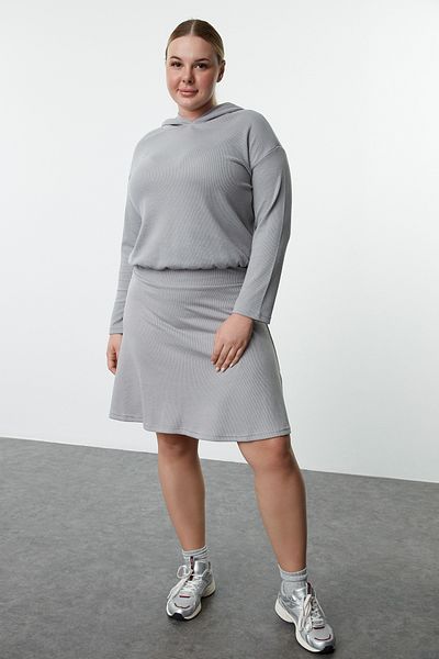 Trendyol Curve Plus Size Gray Knitted Sweatshirt and Skirt Set - Tbbaw25Cp00017