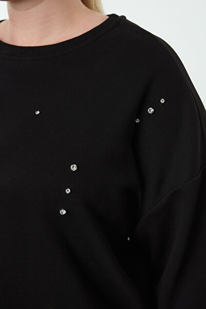 Trendyol Curve Black Stone Detailed Oversize mikina Crew Neck Tbbaw25Ao00021