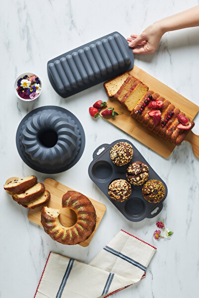 Karaca Nova Bake Anthracite 3-Piece Silicone Cake Mold Set