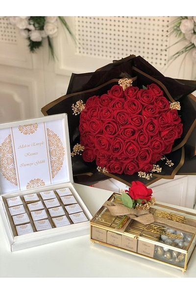 Masalsı Concept 41Pcs Red Artificial Rose Girl's Prompt Flowers with 32 Cardboard Boxes of Chocolate and 80 Chocolate Glass Boxes