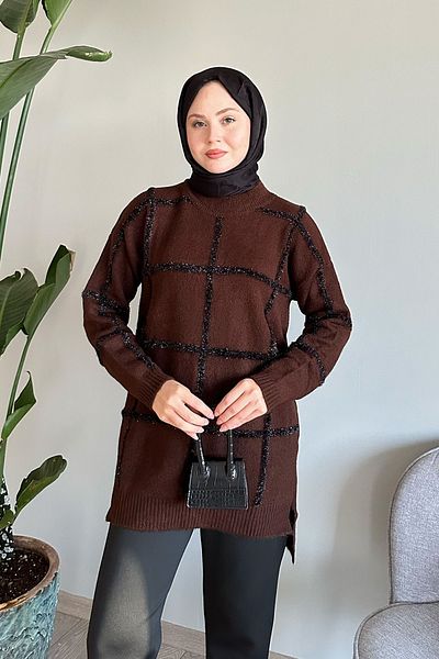 InStyle سترة تريكو لامعة ناعمة باللون البني المر