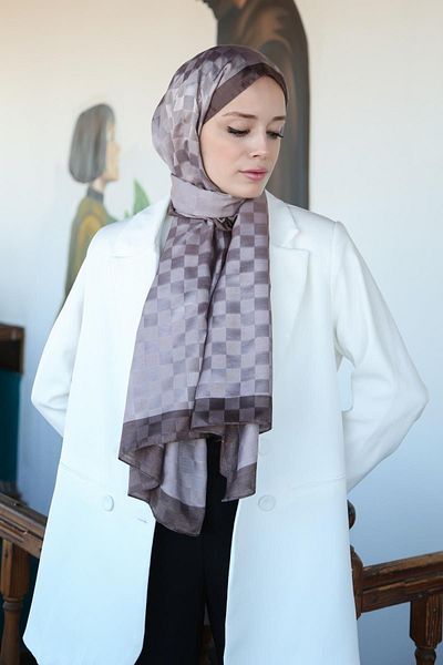 Hint İpek Monov03-32 Model Checkerboard Patterned Monogram Shawl