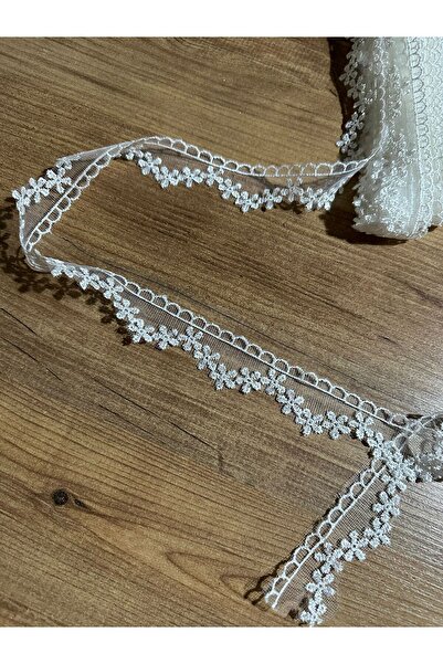 efem gipür Sargılı Papatya 8.5 Metre Sofra Bezi , Namaz Elbisesi