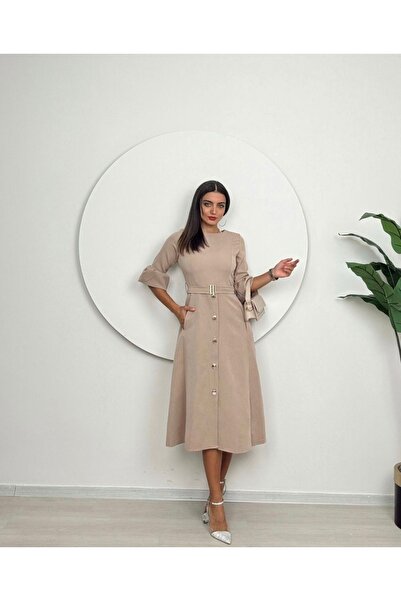 Afiş Butik Φόρεμα μπεζ ζώνης με χρυσό κουμπί με λεπτομέρεια τσέπης