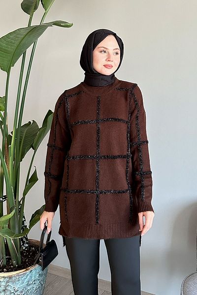 InStyle سترة تريكو لامعة ناعمة باللون البني المر