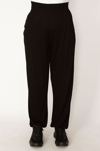 Şans Damă mărime mare, negru, cu elastic în talie și picioare, croială confortabilă, pantaloni sport cu buzunare 65n33763