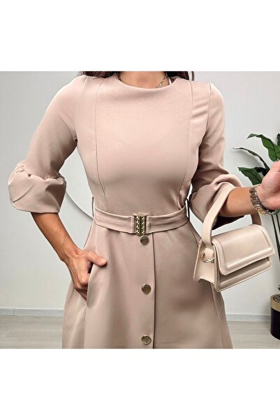 Afiş Butik Φόρεμα μπεζ ζώνης με χρυσό κουμπί με λεπτομέρεια τσέπης