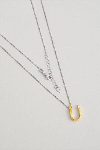 So CHIC... Asimetrik U Harfi 18 Ayar Beyaz ve Sarı Altın Kaplama 45 Cm Gümüş Harfli Kolye