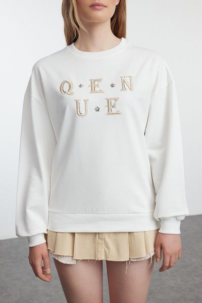 Edit by Trendyol Ecru Stone Color Slogan Printed Crop Sweatshirt - TEDAW25SW00017