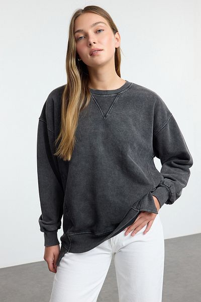Trendyol Collection Черен плетен суичър с кръгло деколте - удобна кройка с детайли на подгъва Twoaw25Sw00164
