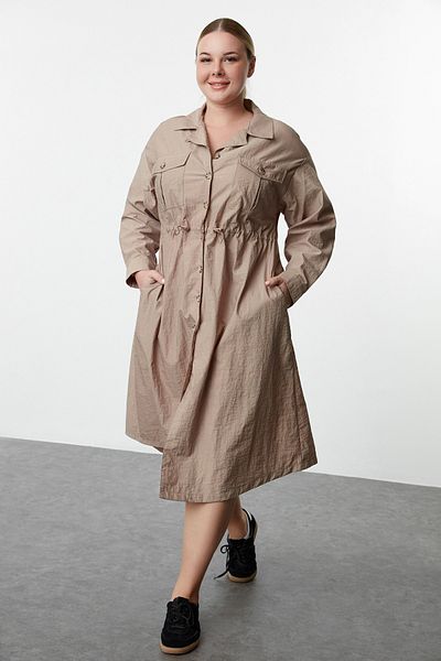 Trendyol Curve Φόρεμα με υφαντό αλεξίπτωτο βιζόν TBBAW25AH00059