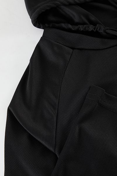 Trendyol Collection Μαύρο τεχνικό ύφασμα αθλητικό φούτερ με κουκούλα - κανονική εφαρμογή TMNAW25SW00185