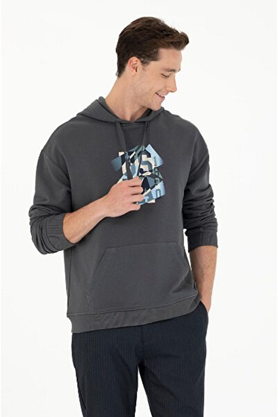 U.S. Polo Assn. يو اس بولو اسن. سويت شيرت بقلنسوة كبير الحجم للرجال من أنثراسايت