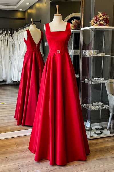 Lenta Moda Red Square Collar Light Satin Maxi Length Satin Evening Dress and Evening Dress