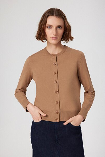 Mısırlı Cardigan de damă cu detaliu nasturi caramel