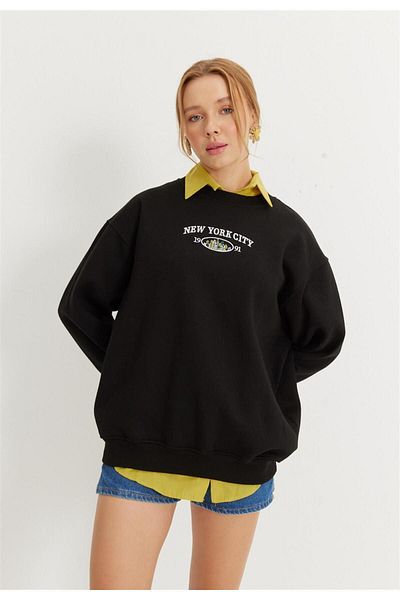 TUBİA Women's Black New York City Printed Oversize Sweatshirt