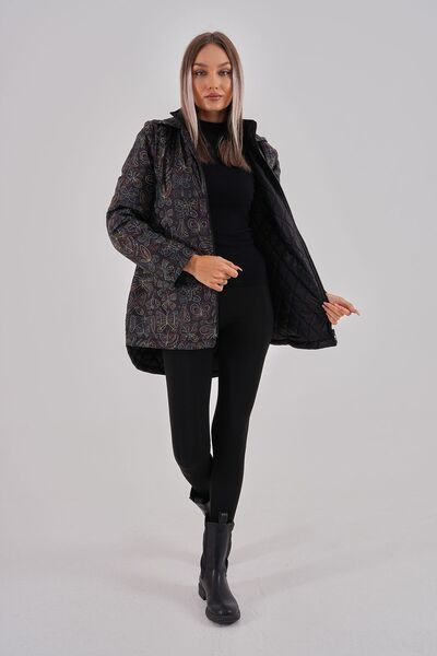 MAG FASHİON Černý vzorovaný dámský kabát s kapucí se speciálním designem a funkcí odpuzující vodu