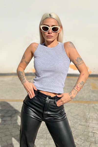 Swist Μπλούζα γκρι Zero Sleeve Crew Neck Crop