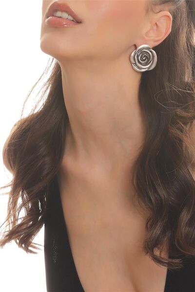 LABALABA Kadın Antik Gümüş Kaplama Çivili Model Gül Formlu Küpe