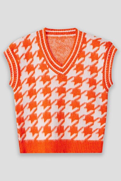 winter club V-Neck Women's Corded Sweater - Sleeveless, 100% Silk, Raised, 2 Colors