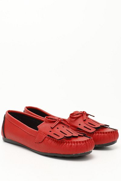 GÖNDERİ(R) Damen-Ballerinas mit rotem Absatz und runder Zehenpartie und flacher Sohle und Quastenschleife 30226
