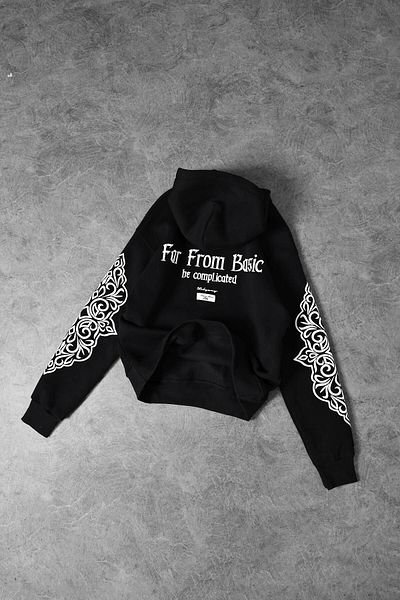 Slatra Мъжки черен суитшърт с качулка и щампована бродерия Far From Basic