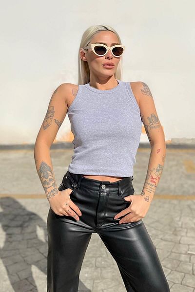Swist Μπλούζα γκρι Zero Sleeve Crew Neck Crop
