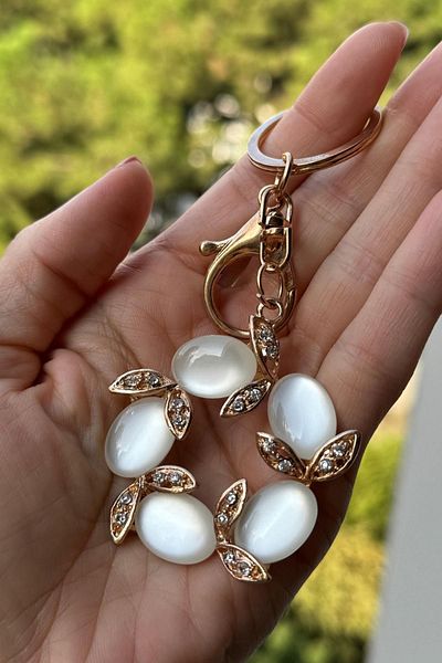 SETABIANCA Crystal Stone Pearlescent Leaf Keychain