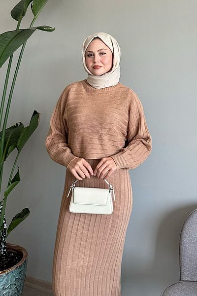 InStyle طقم سترة وفستان قصير منسوج باللون الجملي