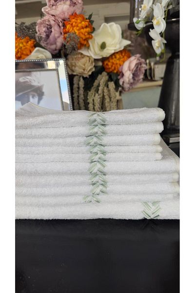 Gül Güler Tulip Embroidered Foot Towel