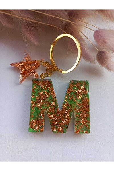 demirbasavm سلسلة مفاتيح مصنوعة يدويًا من الإيبوكسي بحرف M (متوفرة بأي حرف)