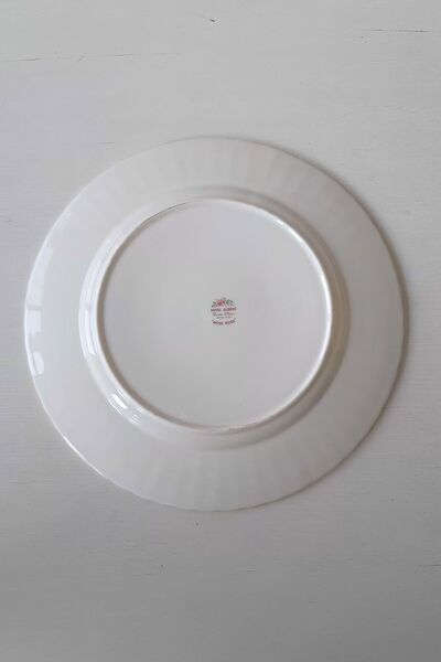 Royal Albert 21 cm Moss Rose Bone China British Vintage Cake Plate