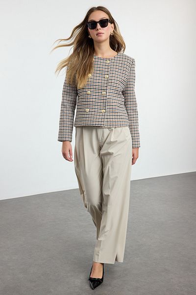 Trendyol Collection Gewebter Blazer mit farbigen Knöpfen - TWOAW25BC00027