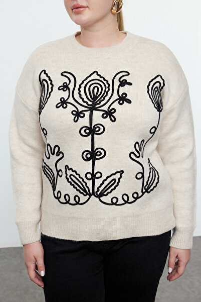 Trendyol Curve Πλεκτό πουλόβερ με μπεζ λαιμόκοψη - Λεπτομερές κέντημα TBBAW25AN00004