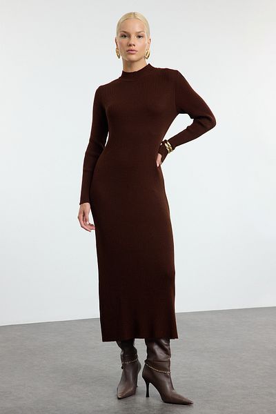 Trendyol Modest Σκούρο καφέ Βασικό πλεκτό φόρεμα με γιακά TCTAW25EB00137