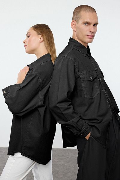 Trendyol Collection Anthrazitfarbene Unisex-Jeanshemdjacke aus Denim mit normaler Passform – 100 % Baumwolle TMNAW25CE00000