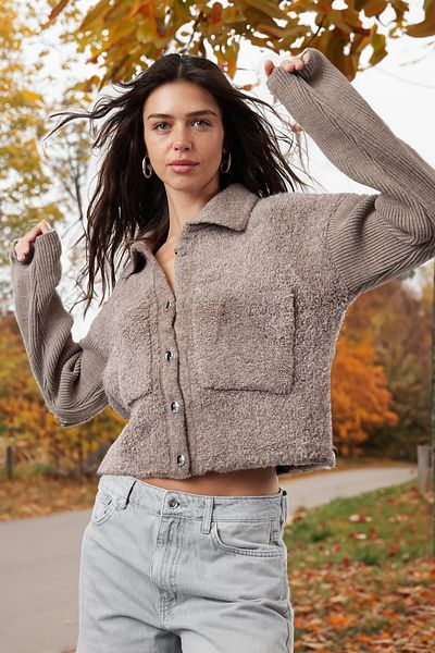 Trendyol Collection Mink Oversize/Wide Fit Bouclé Polo Collar Coat Look Knitwear Cardigan Twoaw25Hi00076