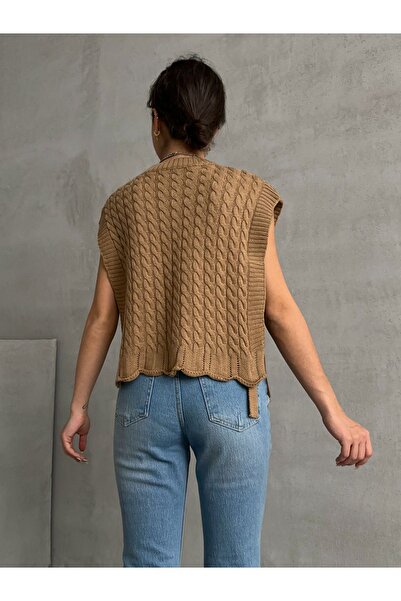 BEJNA Dámský svetr z pletené pleteniny velbloudí barvy - zavazování na straně